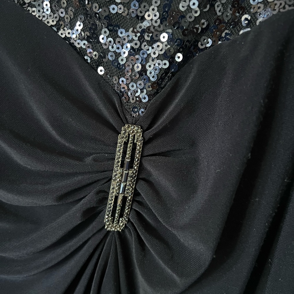 Evening dress - Picture 2 of 3